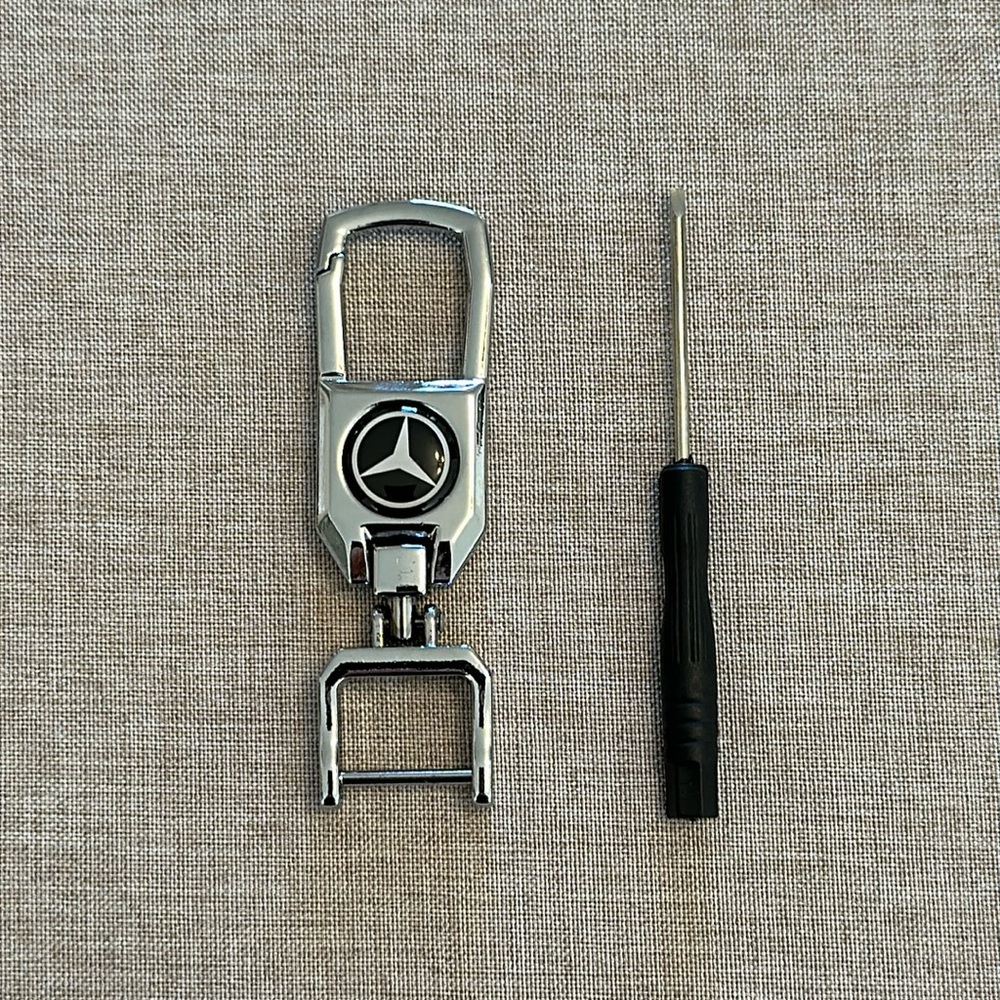 🆕 🔥HOST PICK🔥 MERCEDES Key Chain